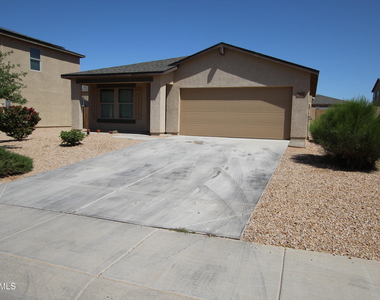 322 E Bobcat Place - Photo Thumbnail 3
