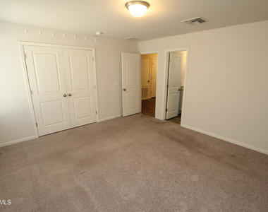 322 E Bobcat Place - Photo Thumbnail 22