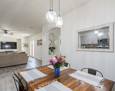 18211 W Eva Street - Photo Thumbnail 10