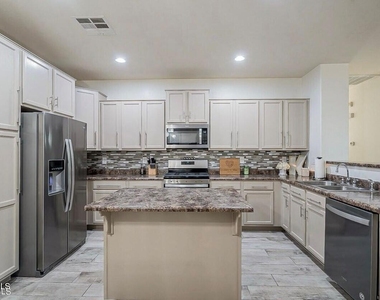 18211 W Eva Street - Photo Thumbnail 11