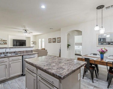 18211 W Eva Street - Photo Thumbnail 4
