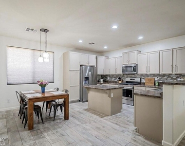 18211 W Eva Street - Photo Thumbnail 9