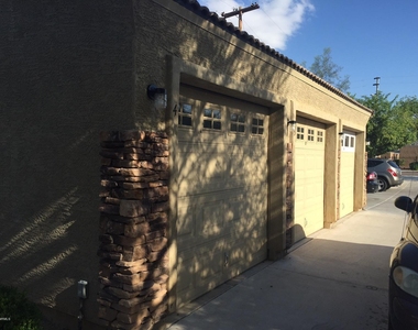 2014 E Sweetwater Avenue - Photo Thumbnail 3