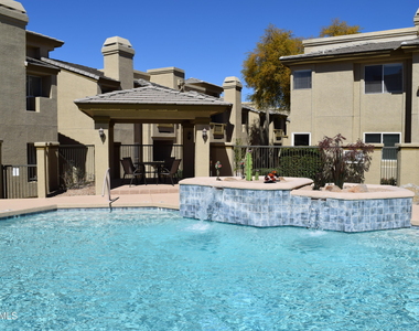 1880 E Morten Avenue - Photo Thumbnail 3