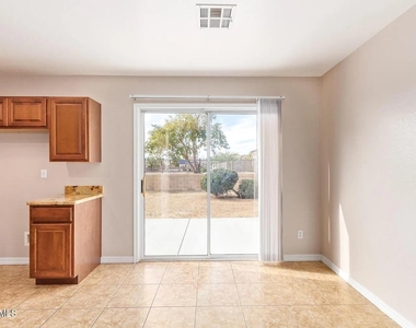 1470 S 227th Avenue - Photo Thumbnail 7
