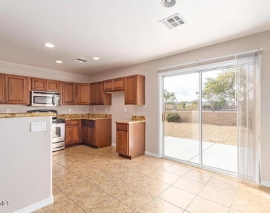 1470 S 227th Avenue - Photo Thumbnail 5