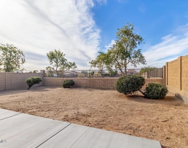 1470 S 227th Avenue - Photo Thumbnail 20