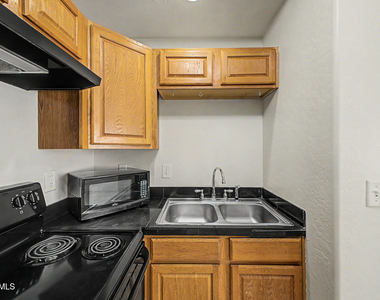 3126 N 68th Street - Photo Thumbnail 10