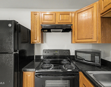 3126 N 68th Street - Photo Thumbnail 11