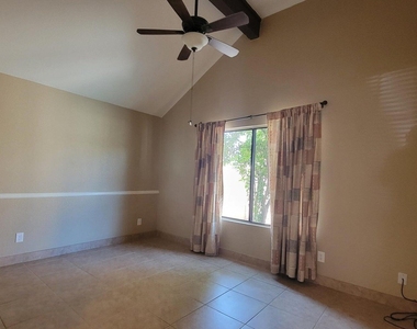 1838 E Secretariat Drive - Photo Thumbnail 8