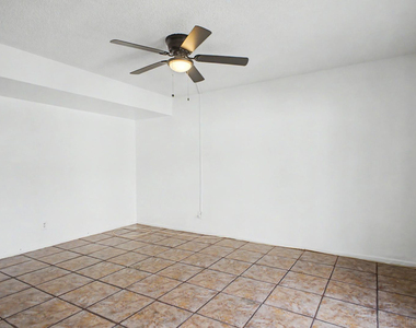 4522 N 15th Avenue - Photo Thumbnail 6