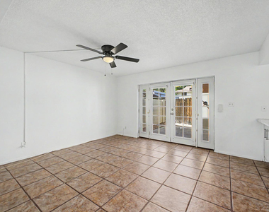 4522 N 15th Avenue - Photo Thumbnail 7