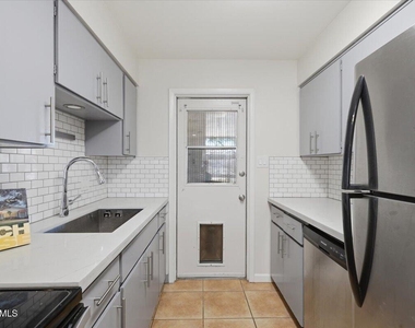 8444 E Coronado Road - Photo Thumbnail 9