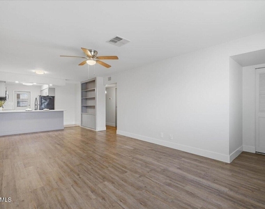 8444 E Coronado Road - Photo Thumbnail 7