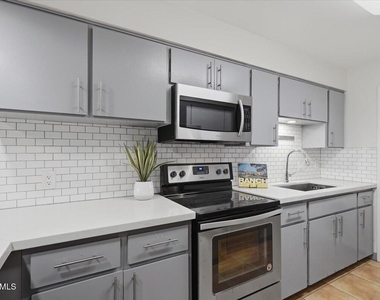 8444 E Coronado Road - Photo Thumbnail 13