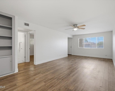8444 E Coronado Road - Photo Thumbnail 4