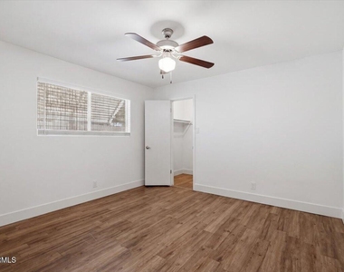 8444 E Coronado Road - Photo Thumbnail 20