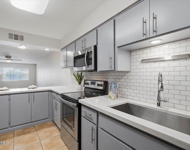 8444 E Coronado Road - Photo Thumbnail 14