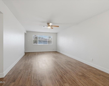 8444 E Coronado Road - Photo Thumbnail 5