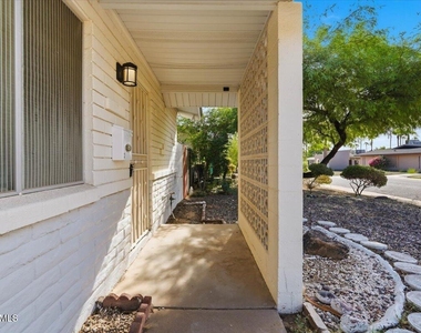 8444 E Coronado Road - Photo Thumbnail 3