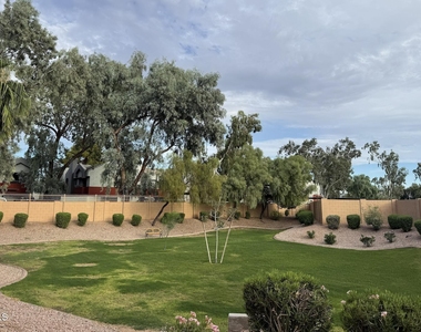 805 S Sycamore -- - Photo Thumbnail 13