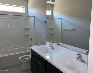2832 S Lynch -- - Photo Thumbnail 18