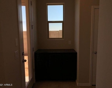 2832 S Lynch -- - Photo Thumbnail 9