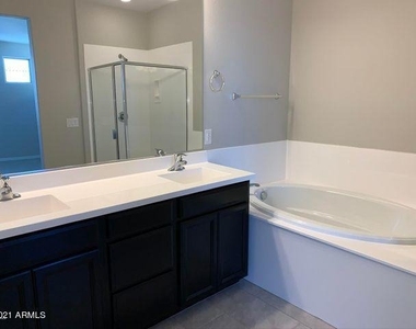 2832 S Lynch -- - Photo Thumbnail 16