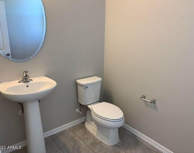 2832 S Lynch -- - Photo Thumbnail 10