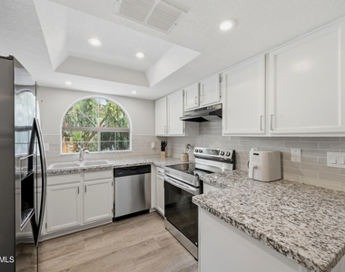 1905 E University Drive - Photo Thumbnail 7