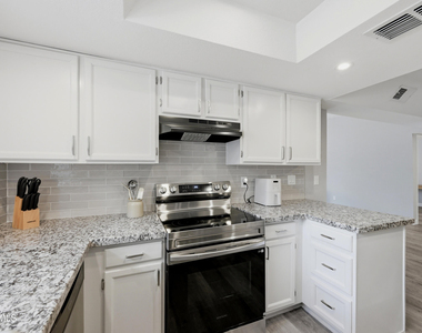 1905 E University Drive - Photo Thumbnail 9