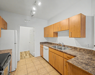 14250 W Wigwam Boulevard - Photo Thumbnail 6