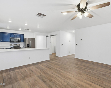 45542 W Guilder Avenue - Photo Thumbnail 6