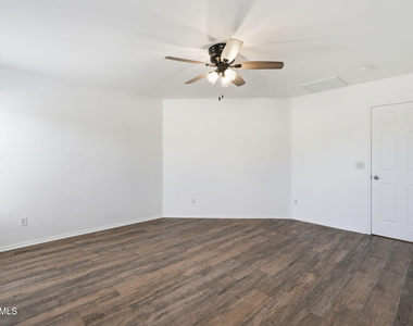 45542 W Guilder Avenue - Photo Thumbnail 12