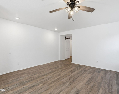 45542 W Guilder Avenue - Photo Thumbnail 14