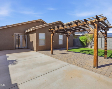 45542 W Guilder Avenue - Photo Thumbnail 21
