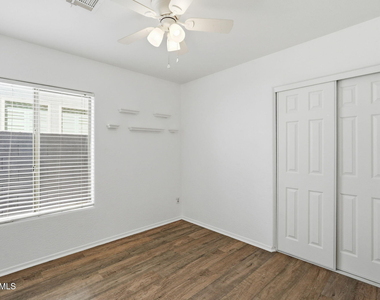 45542 W Guilder Avenue - Photo Thumbnail 18