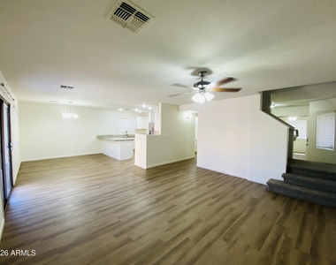 41640 W Sunland Drive - Photo Thumbnail 2