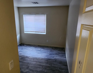 10126 N 116th Lane - Photo Thumbnail 18