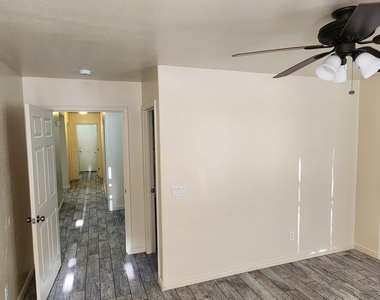 10126 N 116th Lane - Photo Thumbnail 17