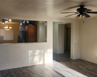 10126 N 116th Lane - Photo Thumbnail 14