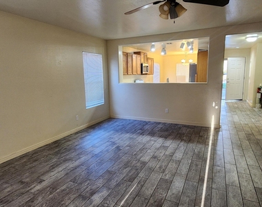 10126 N 116th Lane - Photo Thumbnail 13