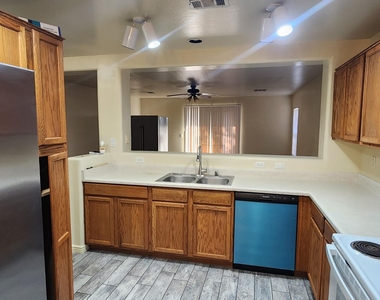 10126 N 116th Lane - Photo Thumbnail 1