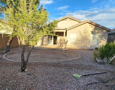 10126 N 116th Lane - Photo Thumbnail 4
