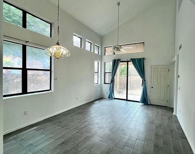 6730 E Preston Street - Photo Thumbnail 4