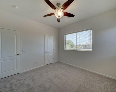6410 E Carolina Drive - Photo Thumbnail 20