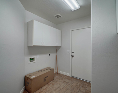 6410 E Carolina Drive - Photo Thumbnail 16