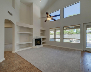 6410 E Carolina Drive - Photo Thumbnail 5