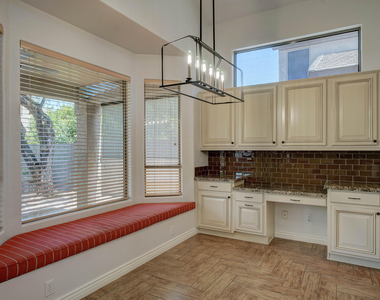 6410 E Carolina Drive - Photo Thumbnail 11