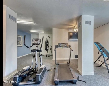 3633 N 3rd Avenue - Photo Thumbnail 18